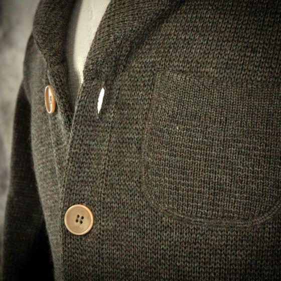 LE CARDIGAN L'ENFANT DU MALHEUR
