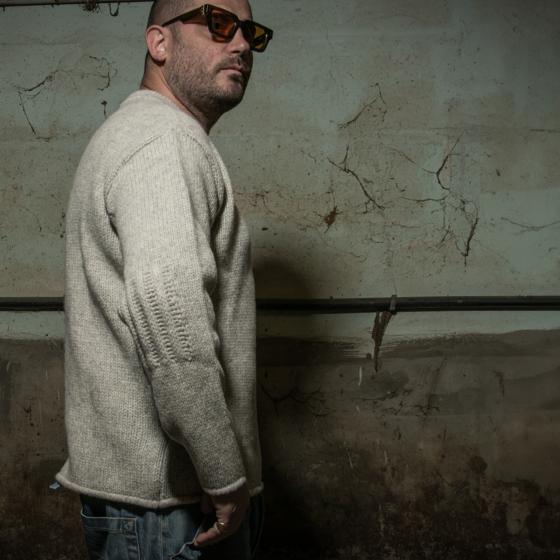 LE PULL "MATAF" GRIS PERLÉ