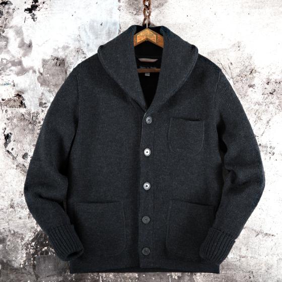 LE CARDIGAN L'ENFANT DU MALHEUR