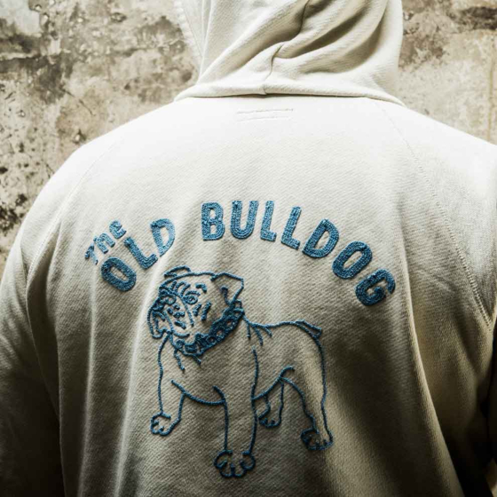 LE SWEAT À CAPUCHE "THE OLD BULLDOG"