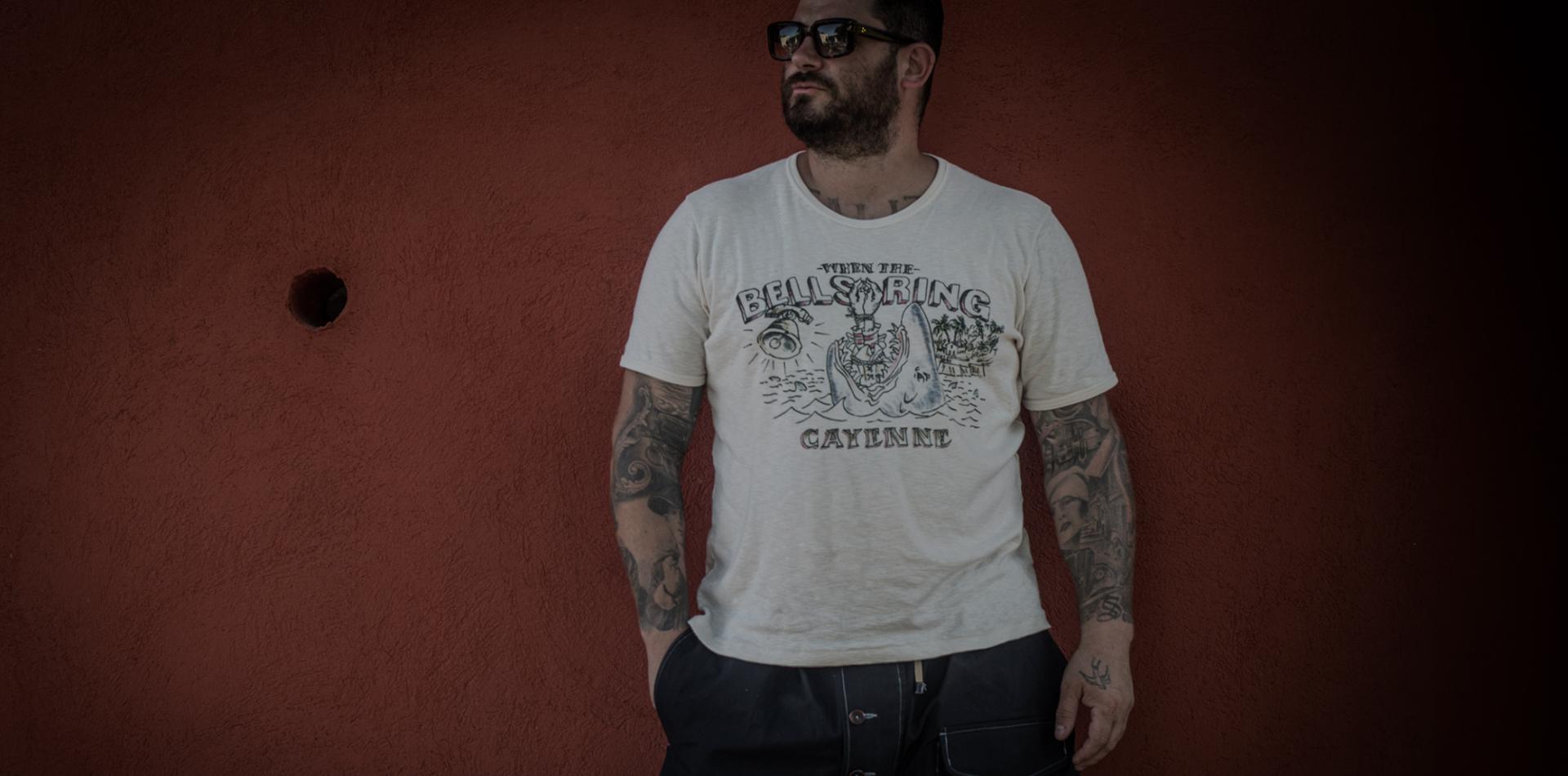 LE TRICOT "MANGE TES MORTS"
