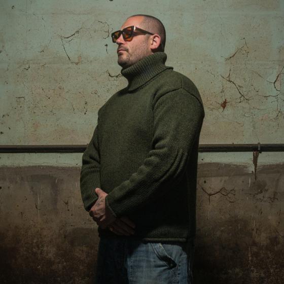LE PULL "MATAF" COL ROULÉ KAKI